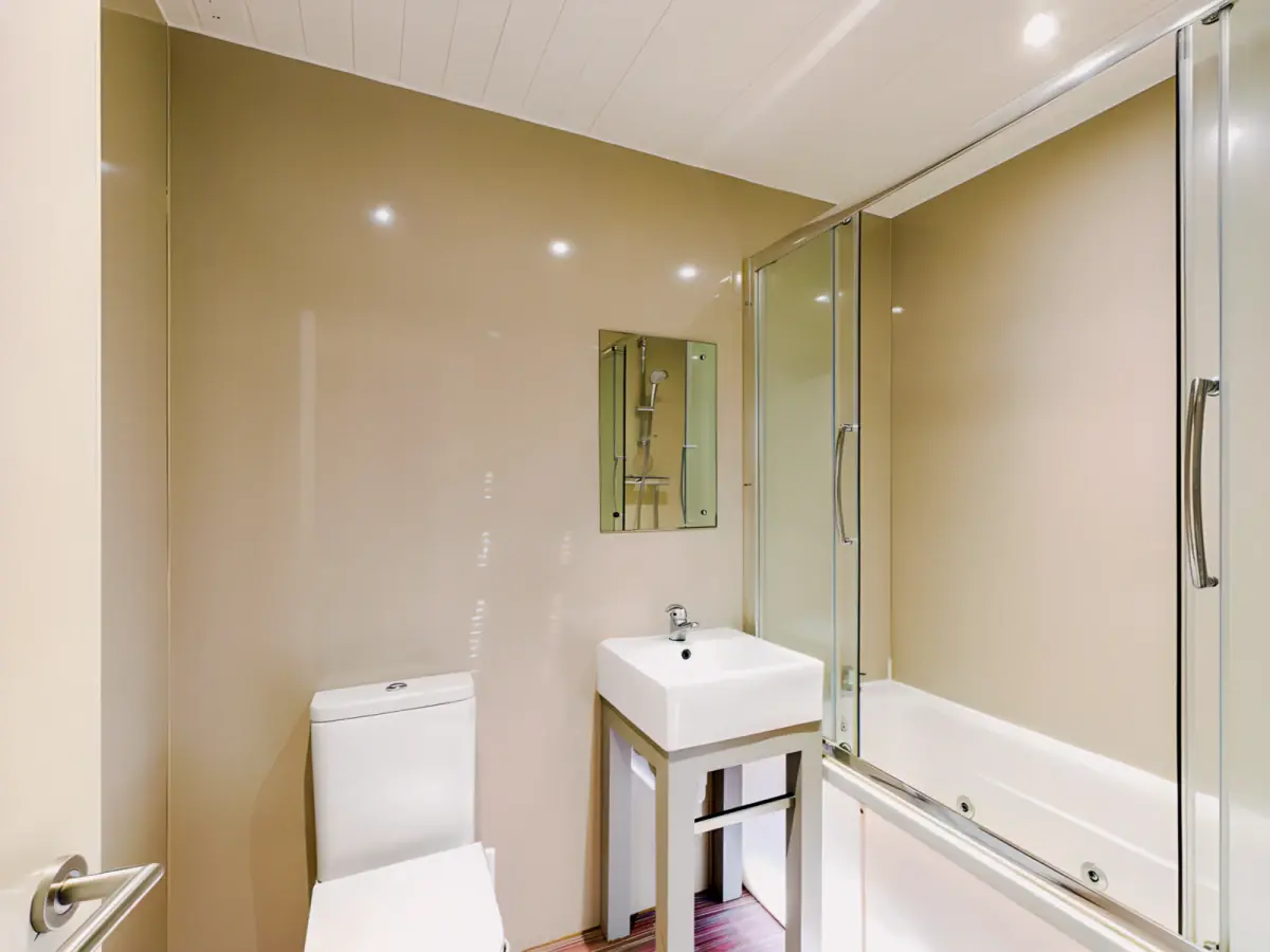 4 Bed 1 Bath