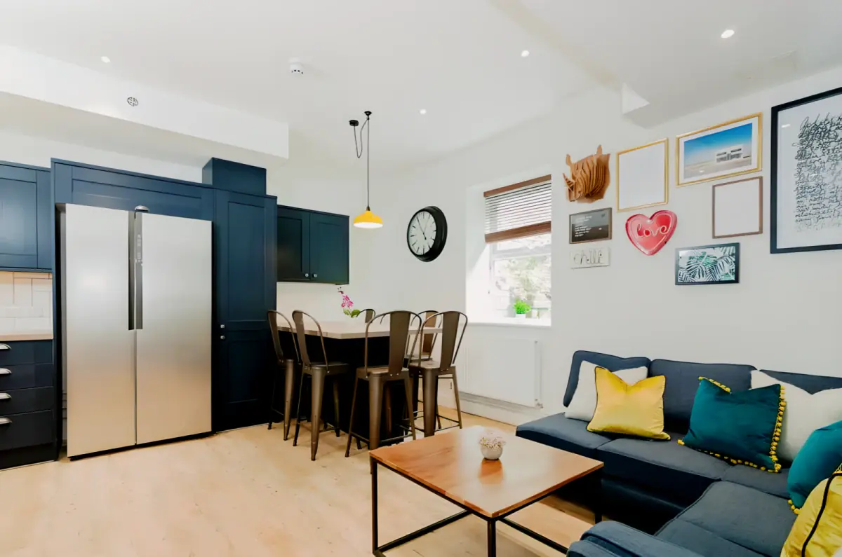 7 Beds 3 baths