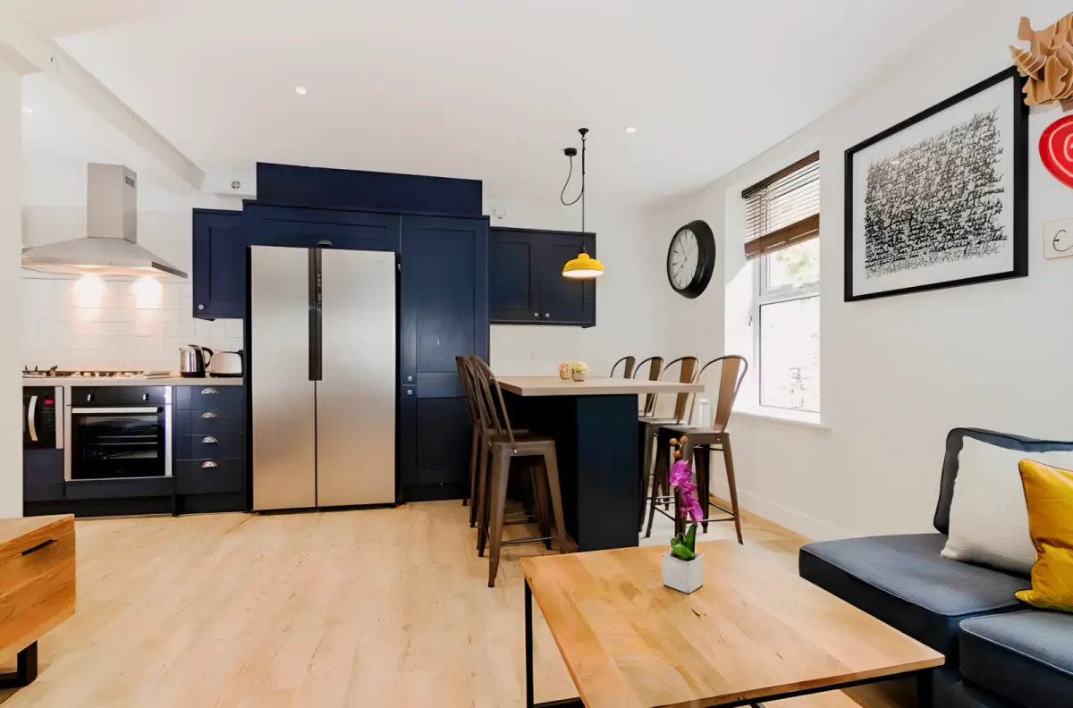 7 Beds 3 baths