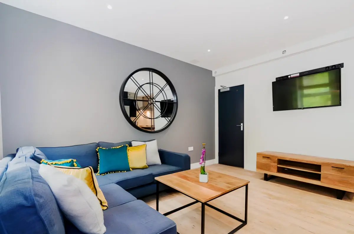 7 Beds 3 baths