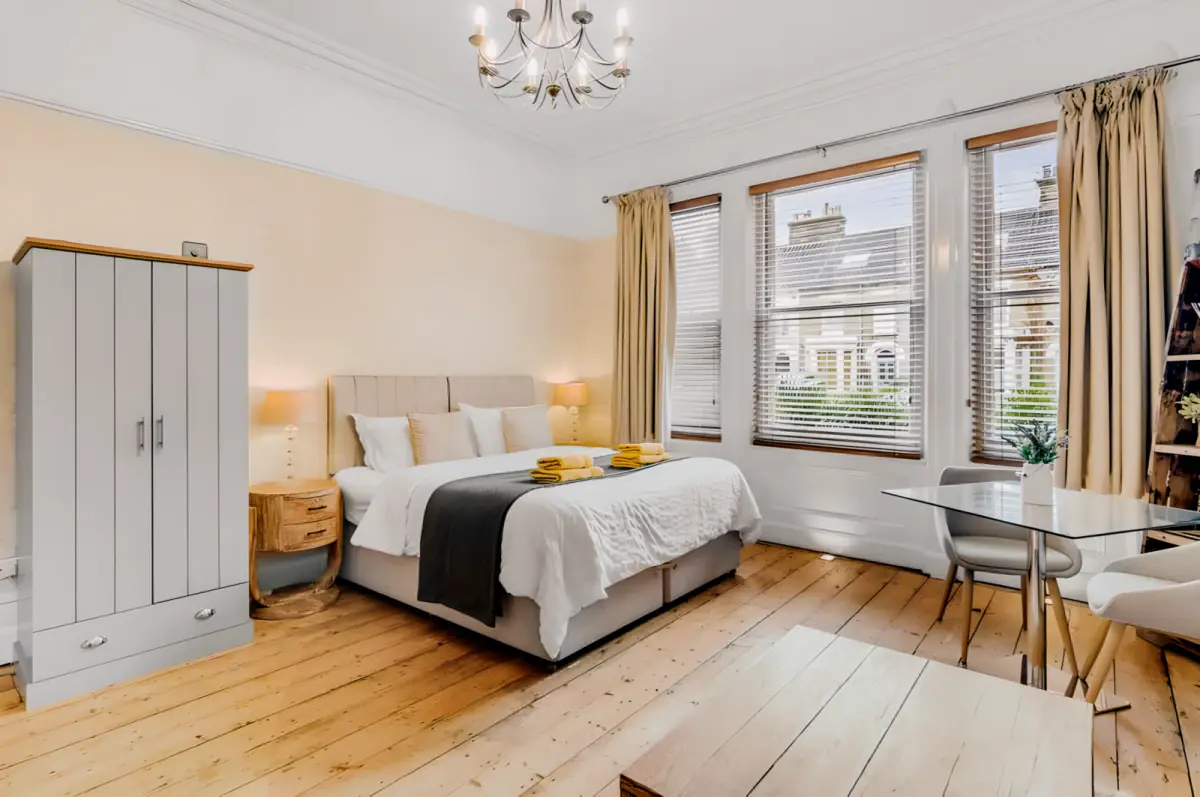 1 Bedrooms 1 Bathroom