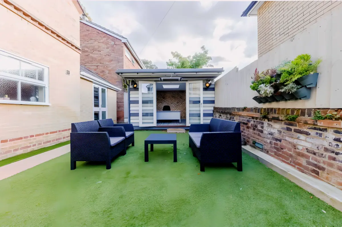 Outdoor Features