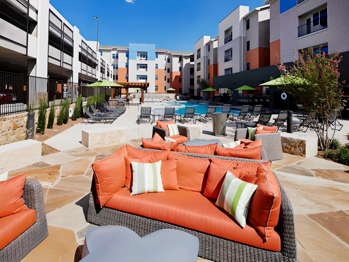 Outdoor Features