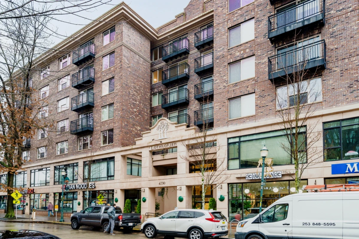 Yugo Seattle Lothlorien