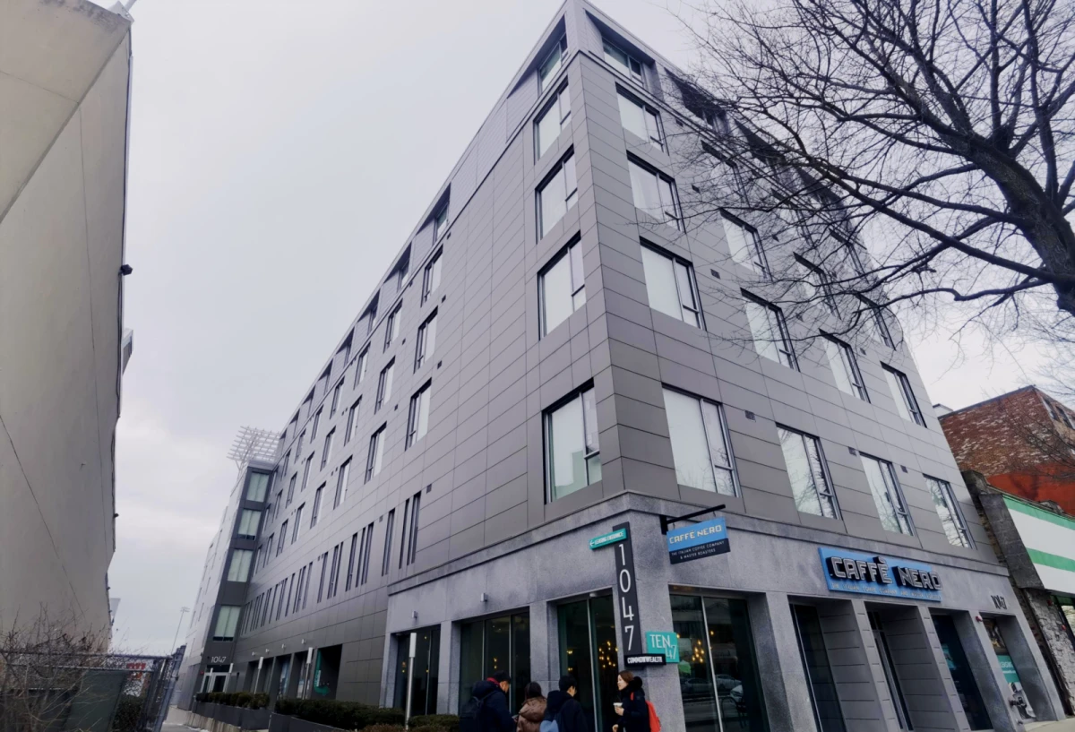 1047 Commonwealth