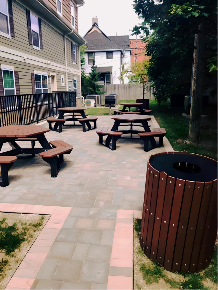 Outdoor Features