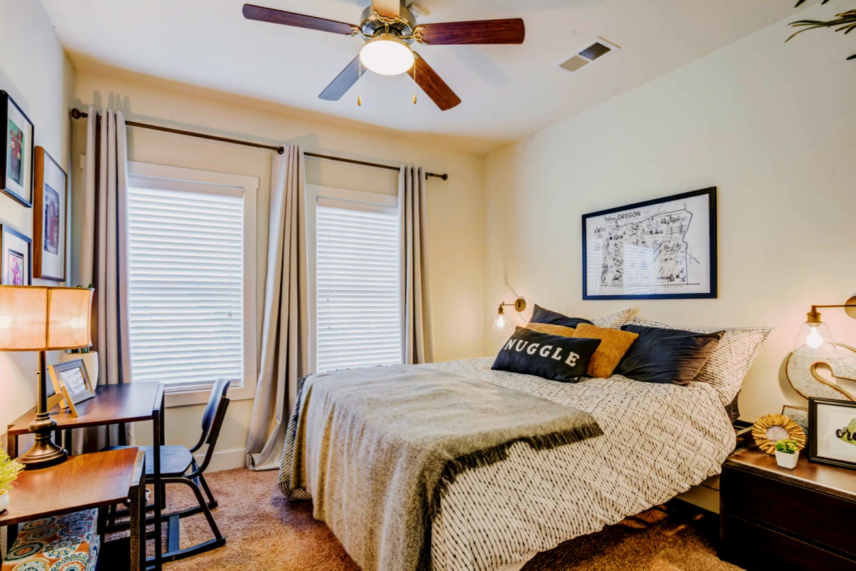 4 Rooms view 1