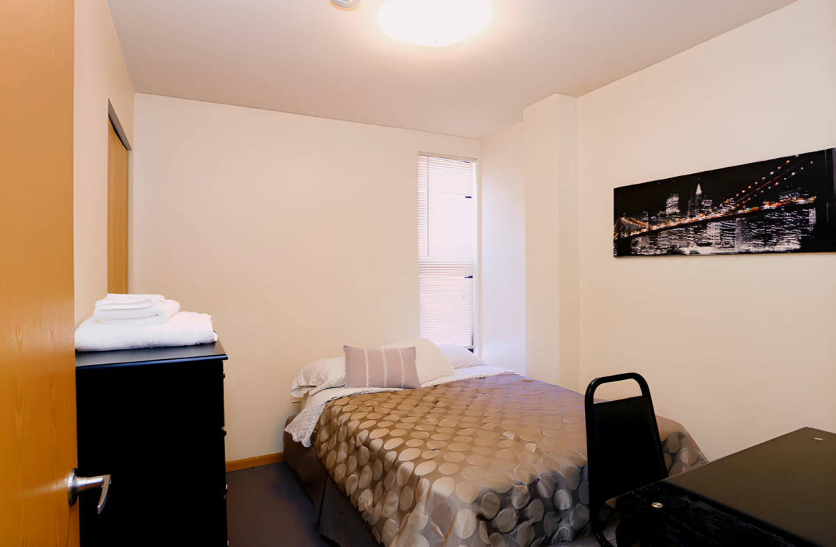 2 Rooms view 3