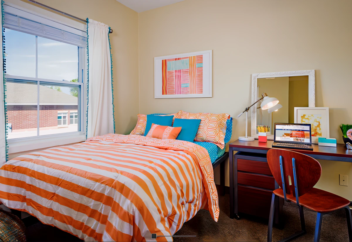 2 Rooms view 1