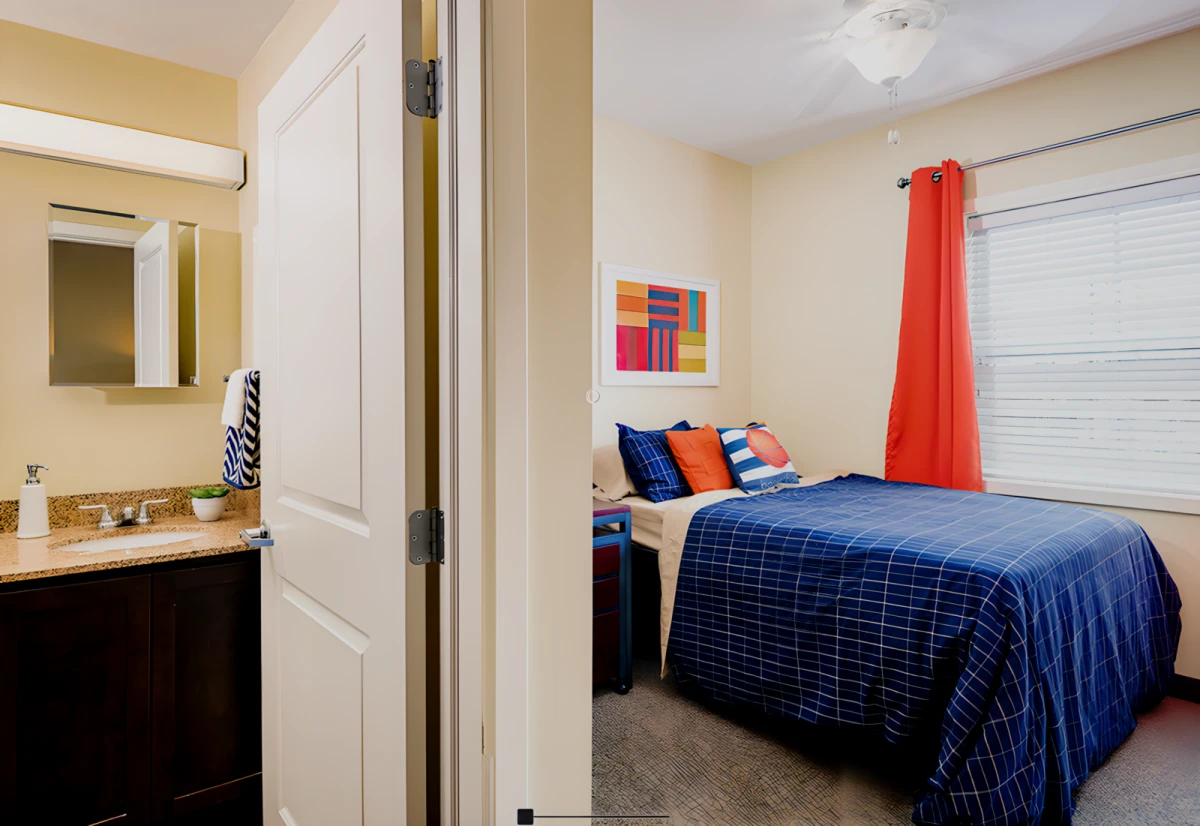 4 Rooms view 1