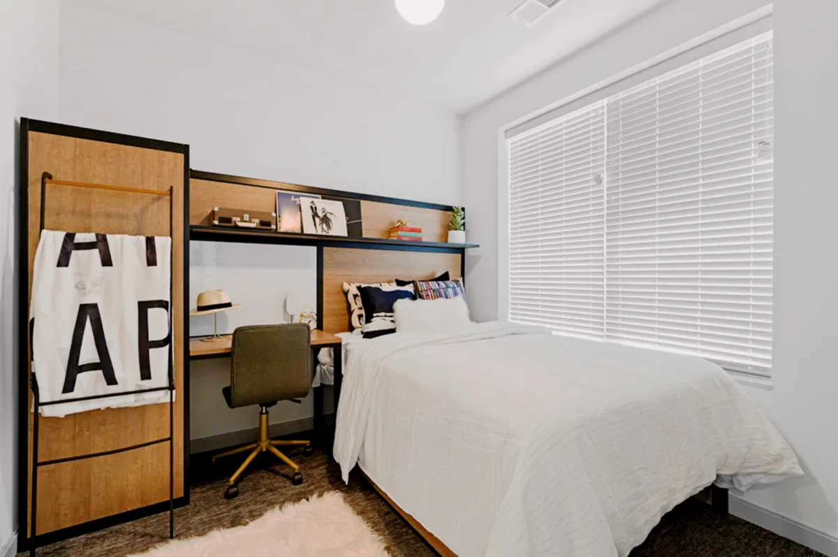 4 Rooms view 1