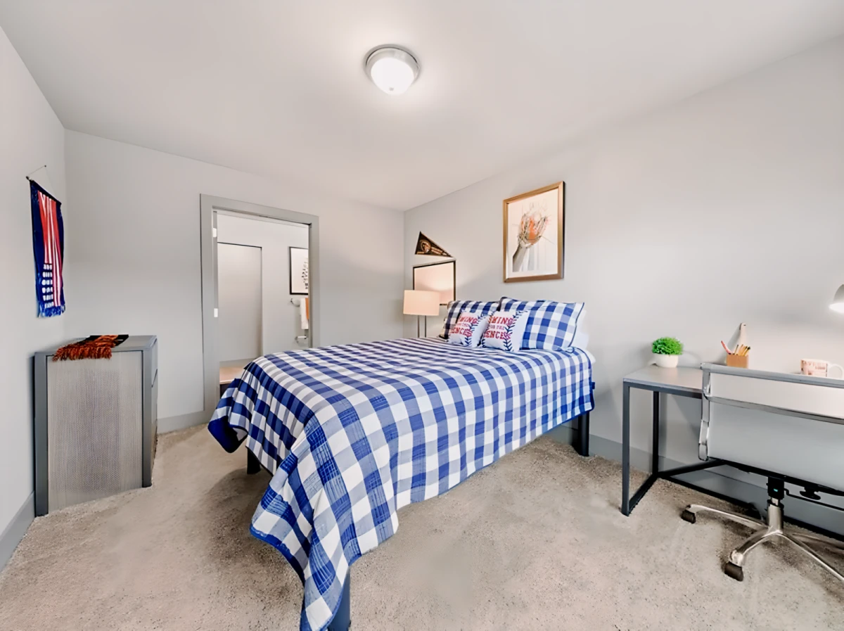 4 Rooms view 1