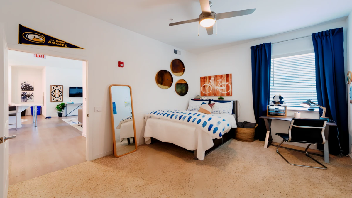 5 Rooms view 1