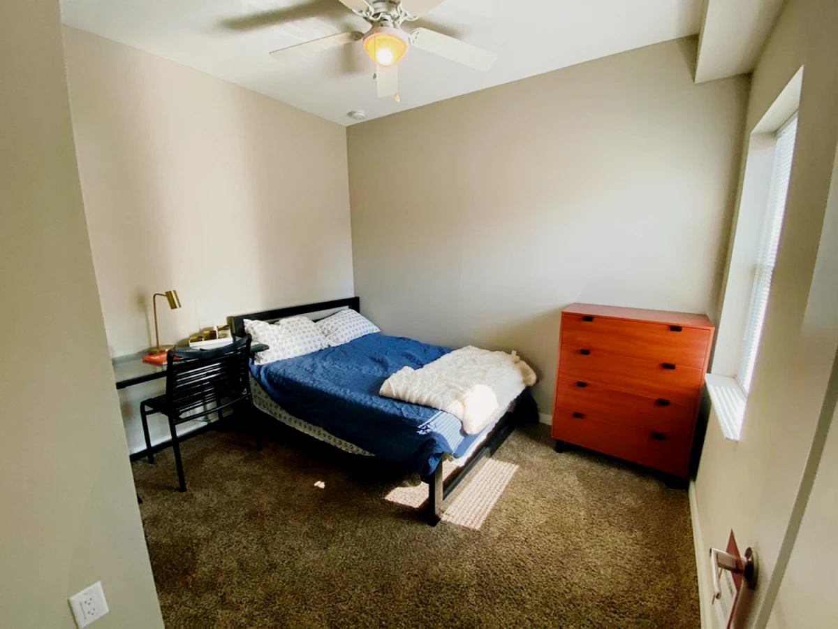 4BR/2BA - B