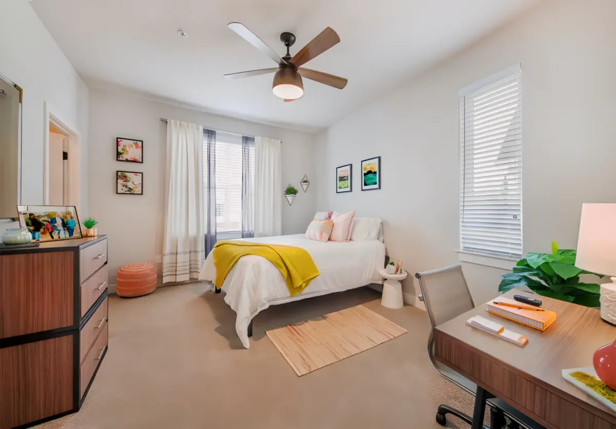 2 Rooms view 1