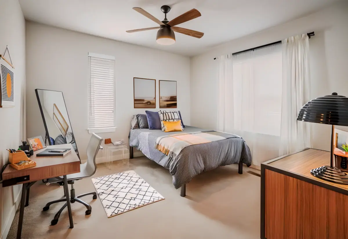3 Rooms view 1