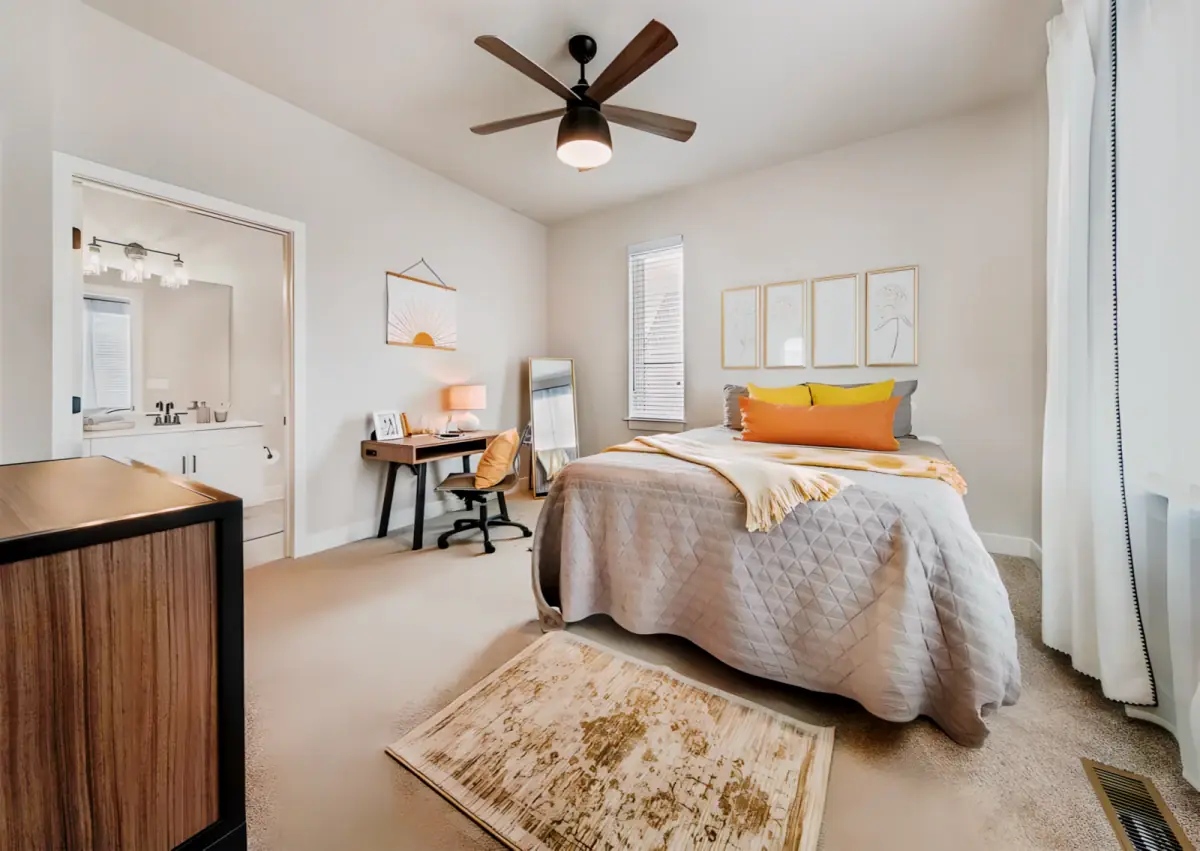 4 Rooms view 1