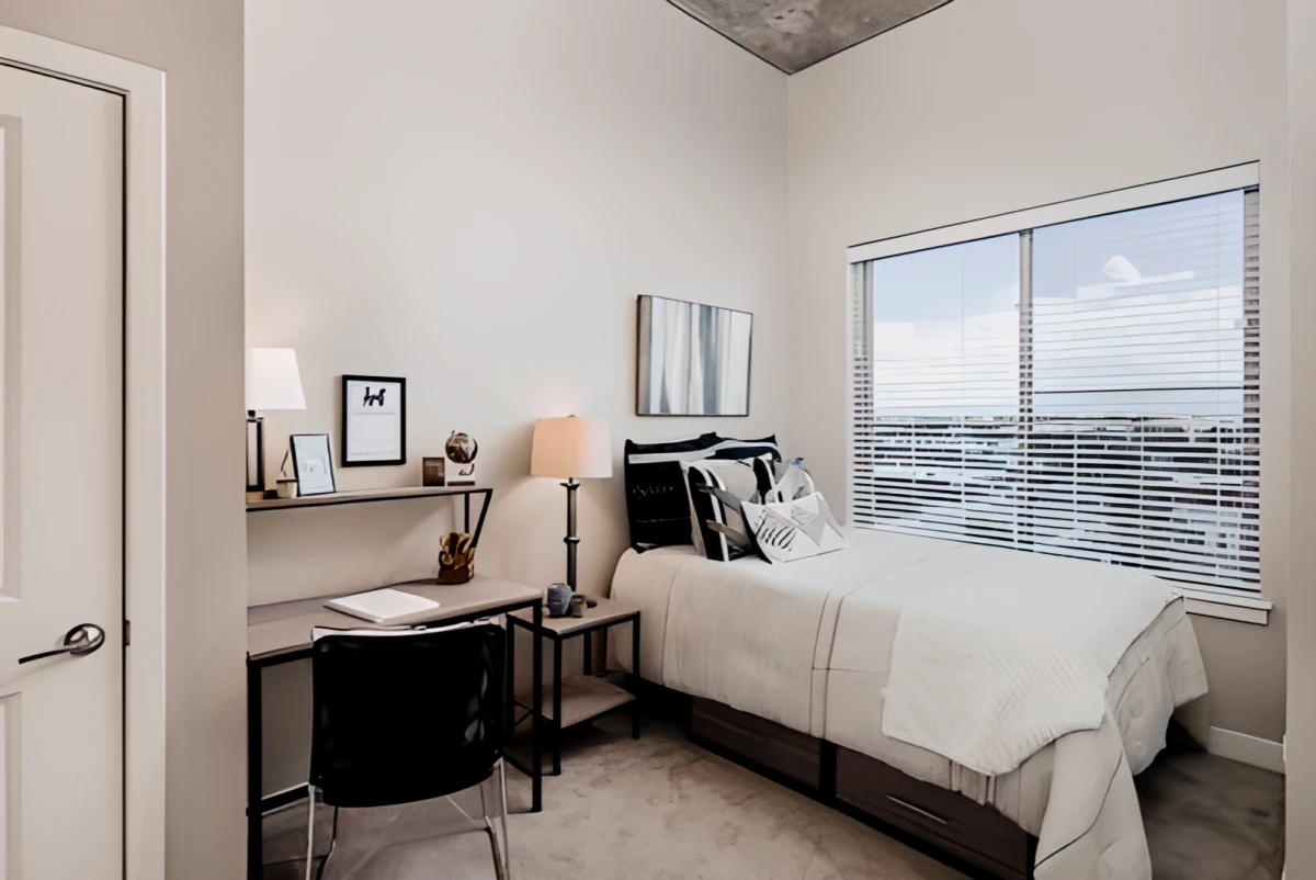 4 Rooms view 2