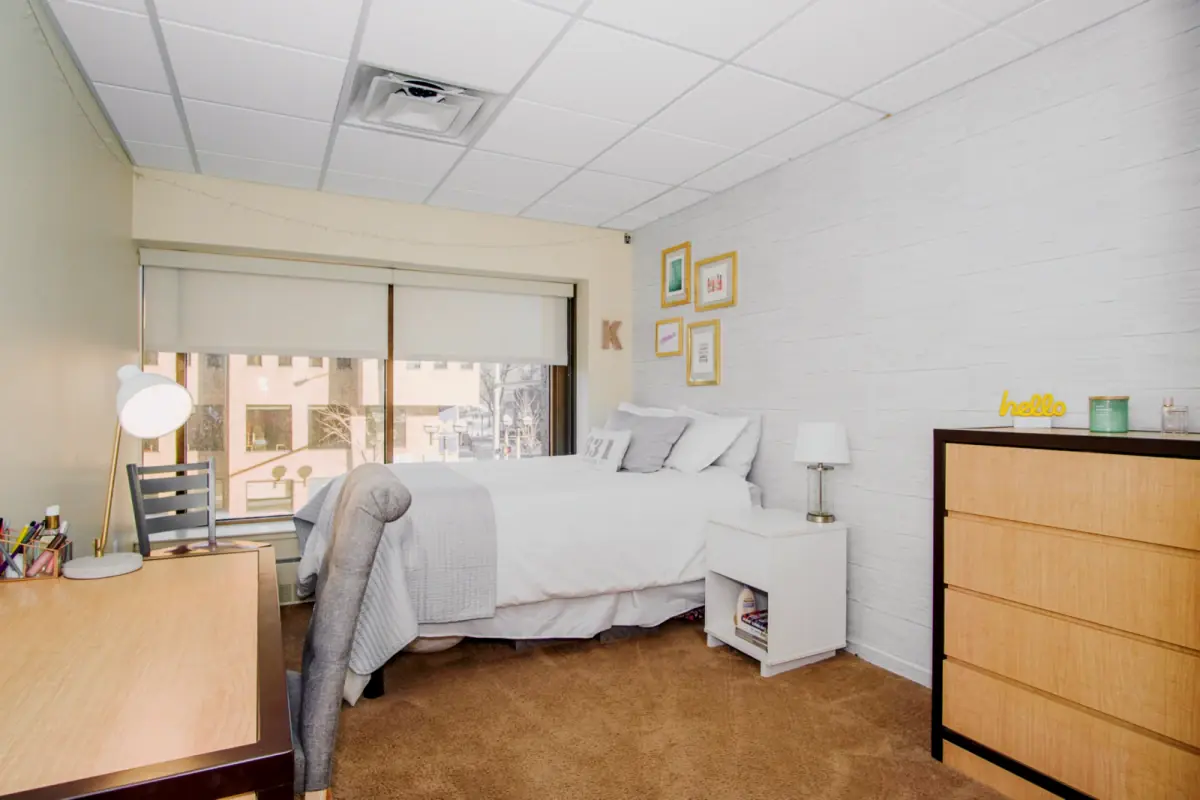 3 Rooms view 1