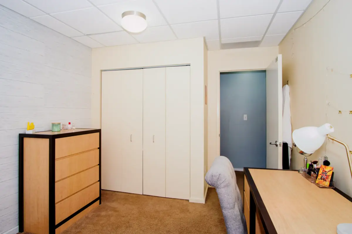 3 Rooms view 2