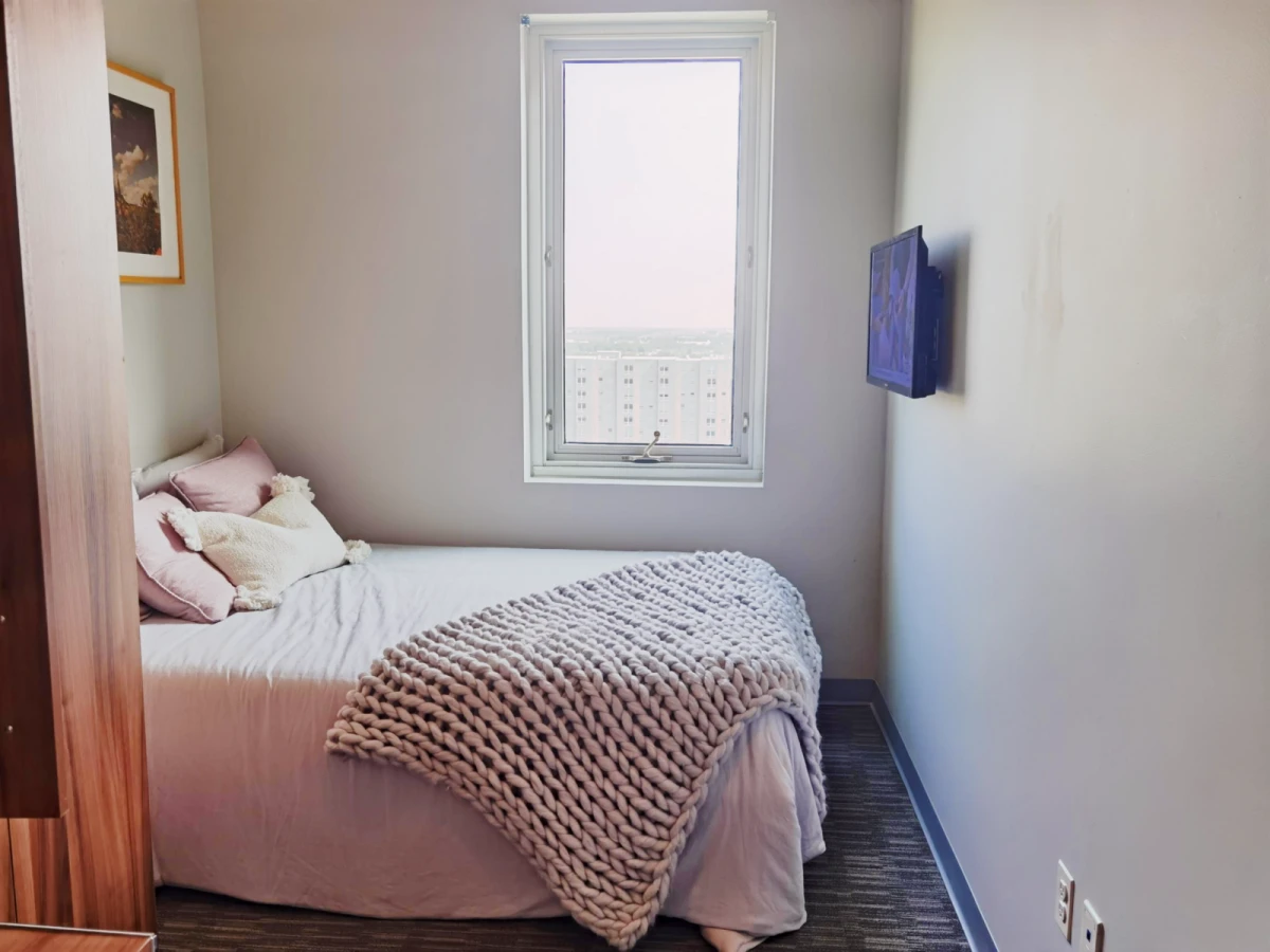 2 Rooms view 3