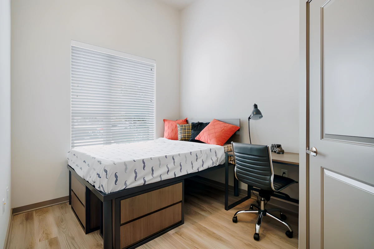 2x2 Rooms view 1