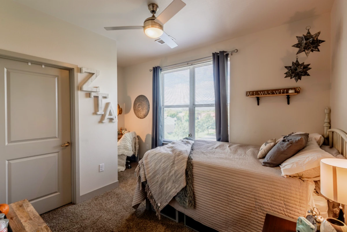 4 Rooms view 2