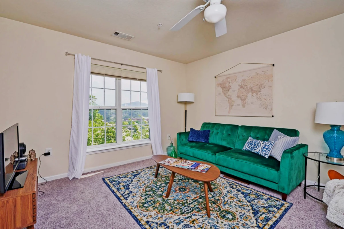 2 Rooms view 2