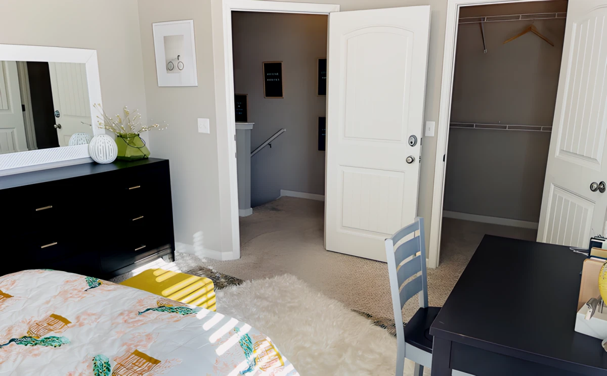 5X5.5 Rooms view 1