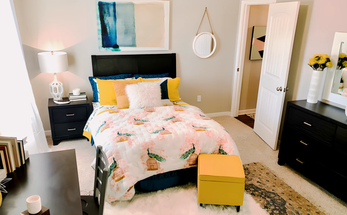 3X3.5 Rooms view 1