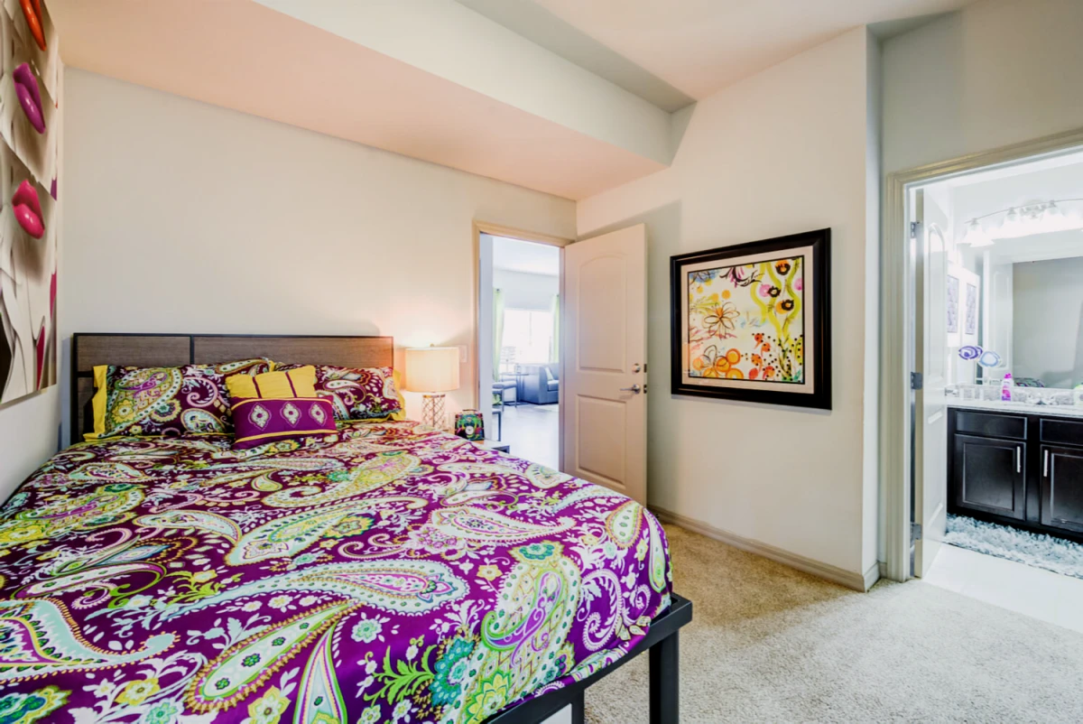 5 Rooms view 2