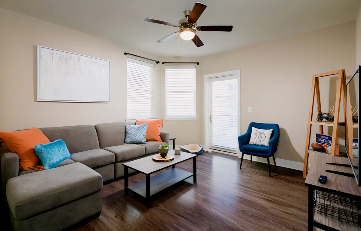 3 Rooms view 1