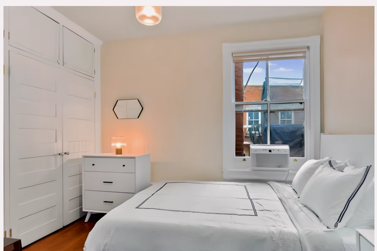 Deluxe Queen | Second Floor