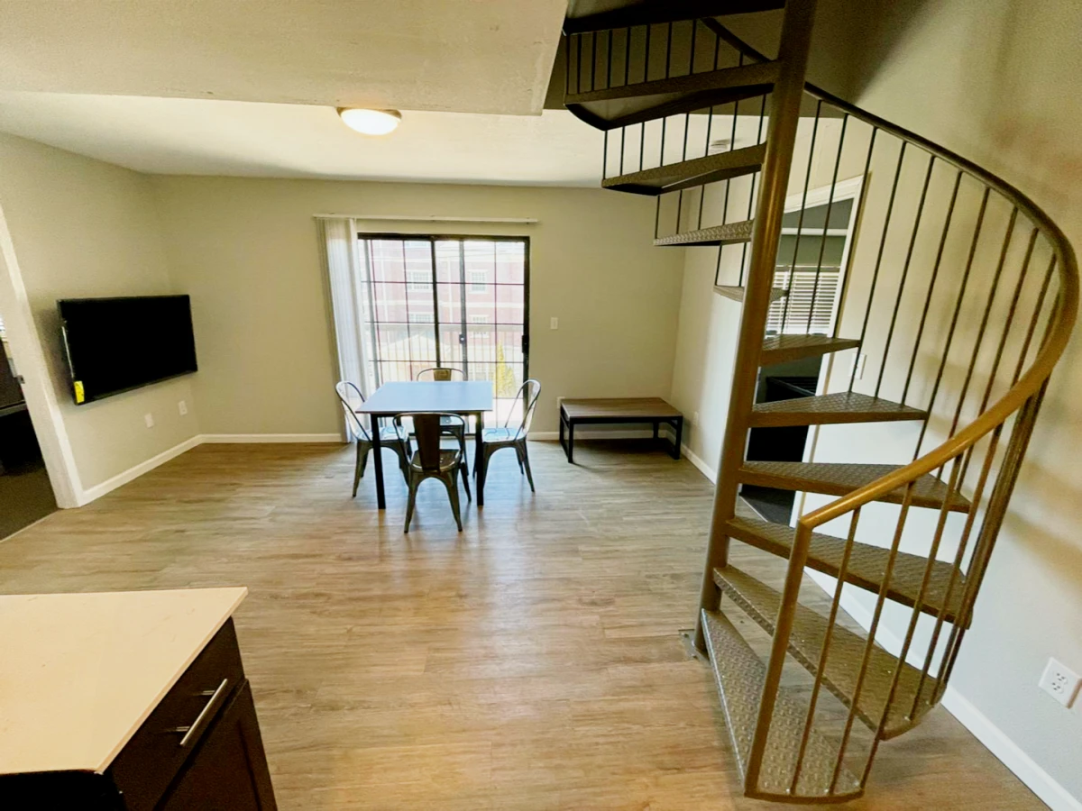 301 E Chalmers, Champaign, IL 61820