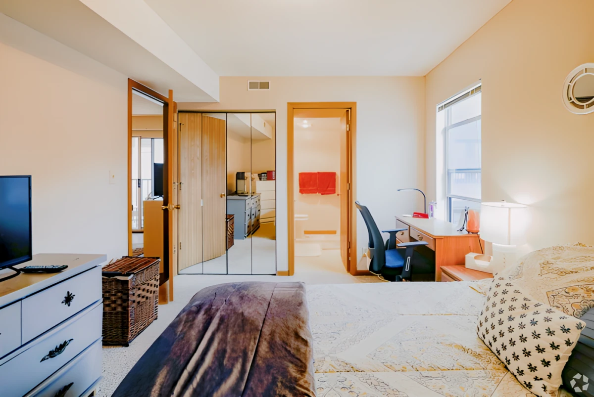 1004 South Locust