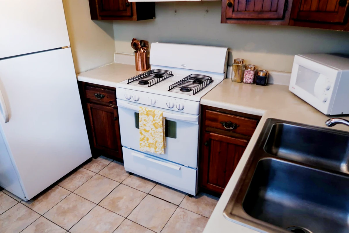 2Bedrooms, 1Bathrooms