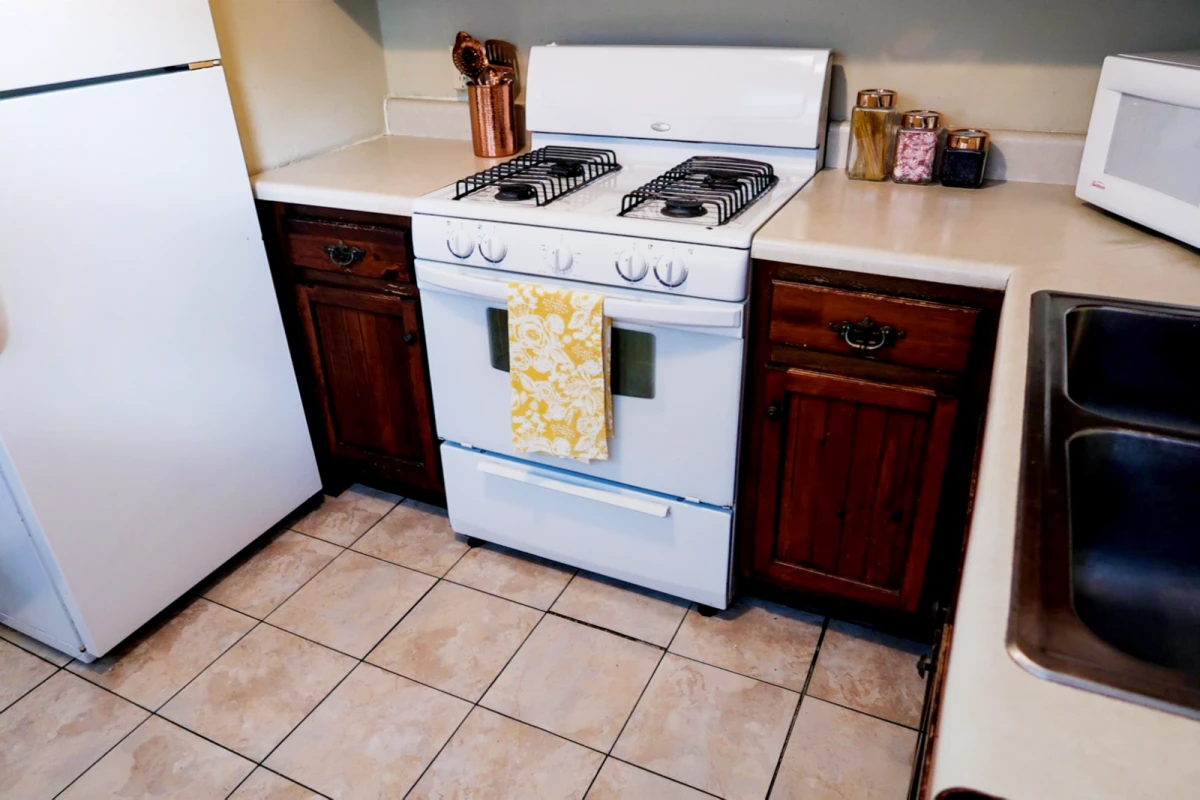 2Bedrooms, 1Bathrooms
