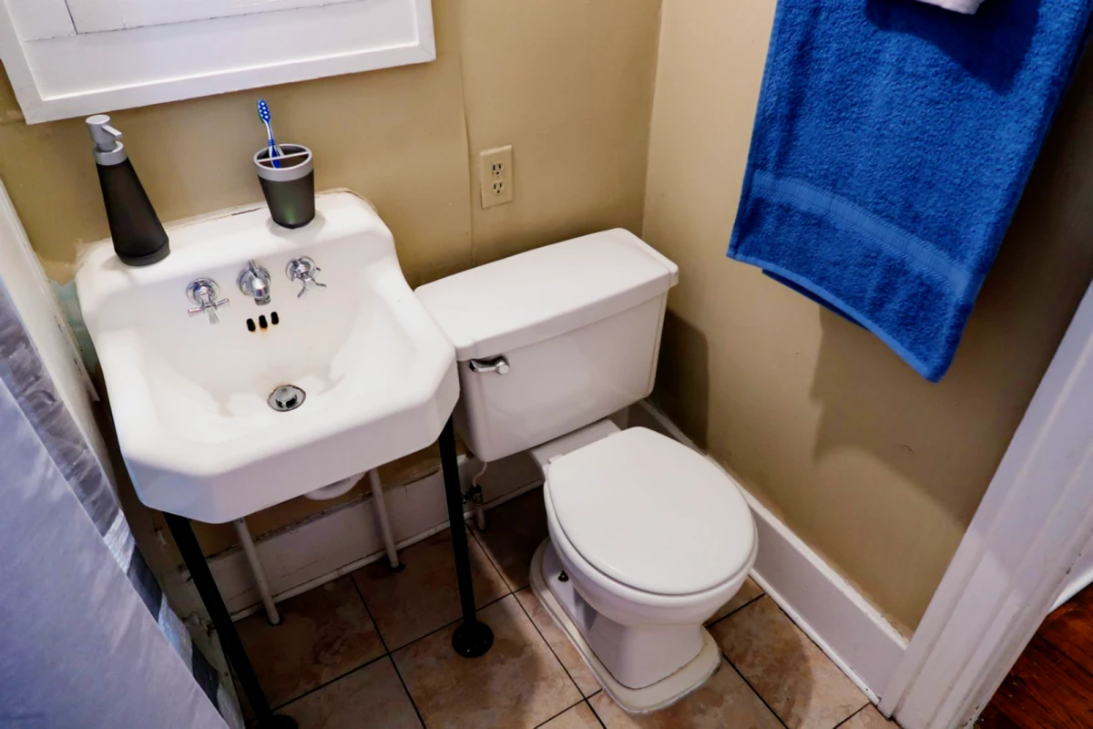 2Bedrooms, 1Bathrooms
