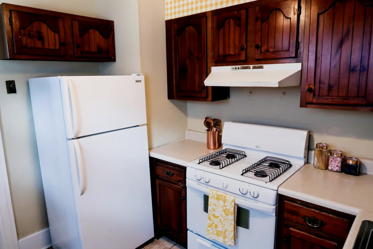 2Bedrooms, 1Bathrooms