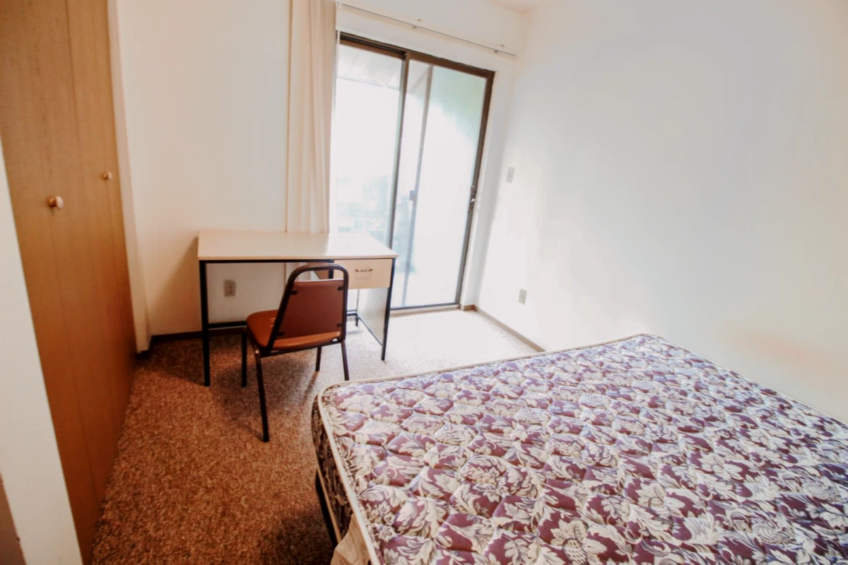 3Bedrooms, 1Bathrooms