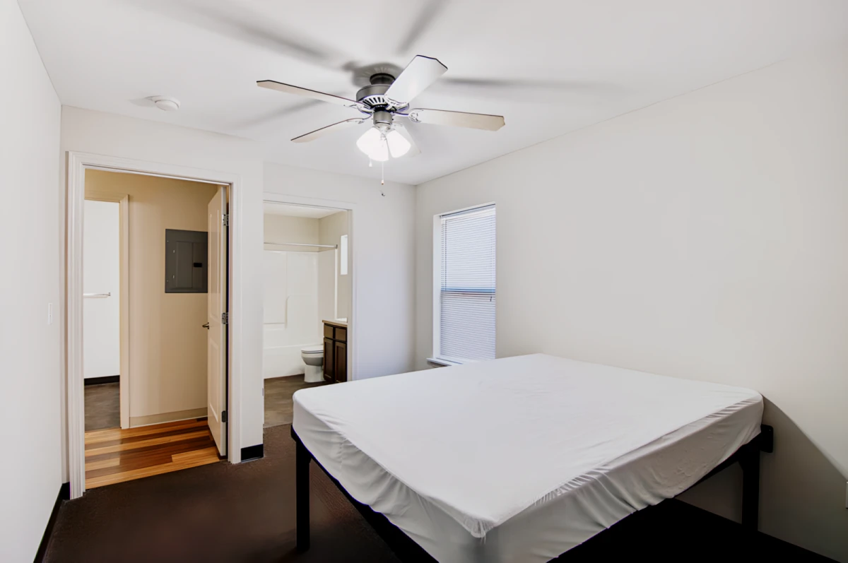 4 Rooms view 1