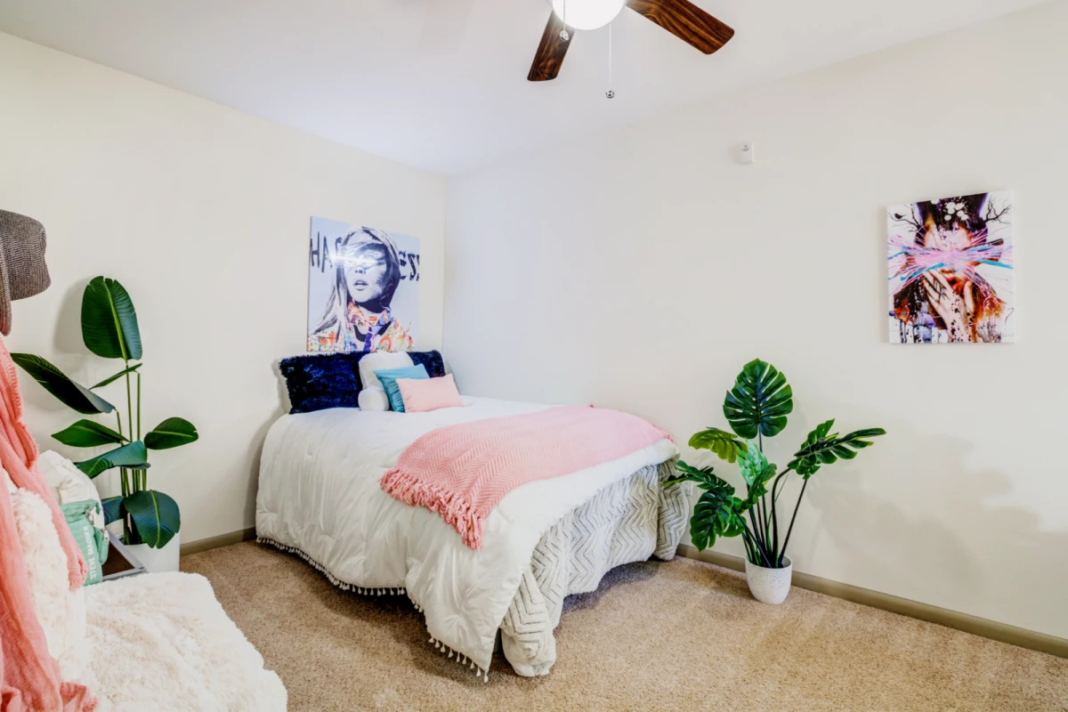 4 Rooms view 1
