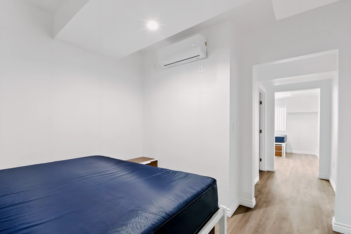 5 Rooms view 1