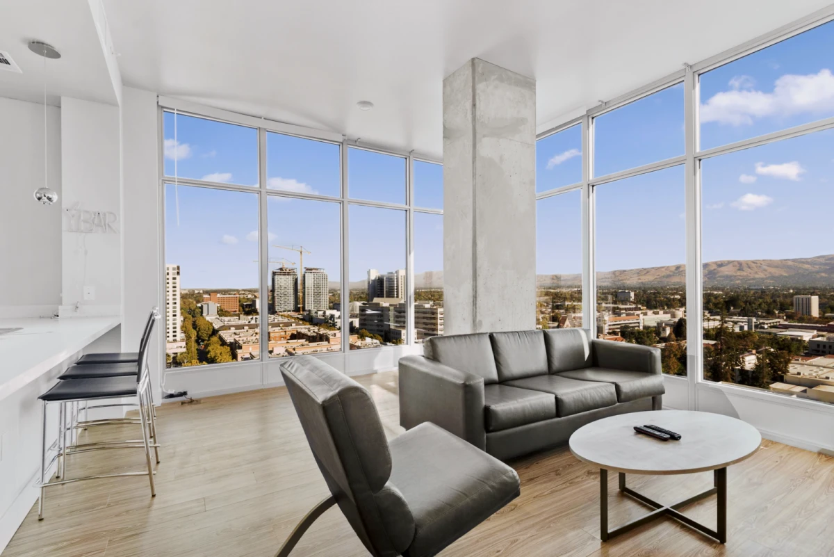4 Rooms view 1