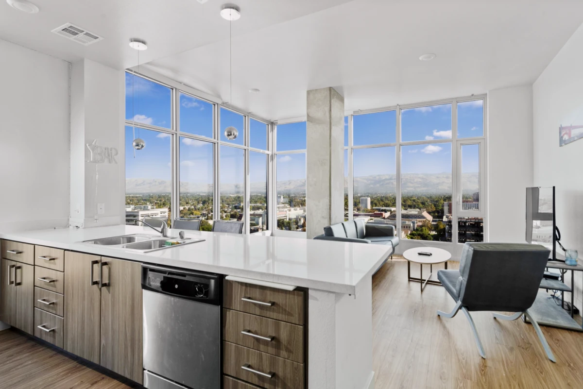 4 Rooms view 3