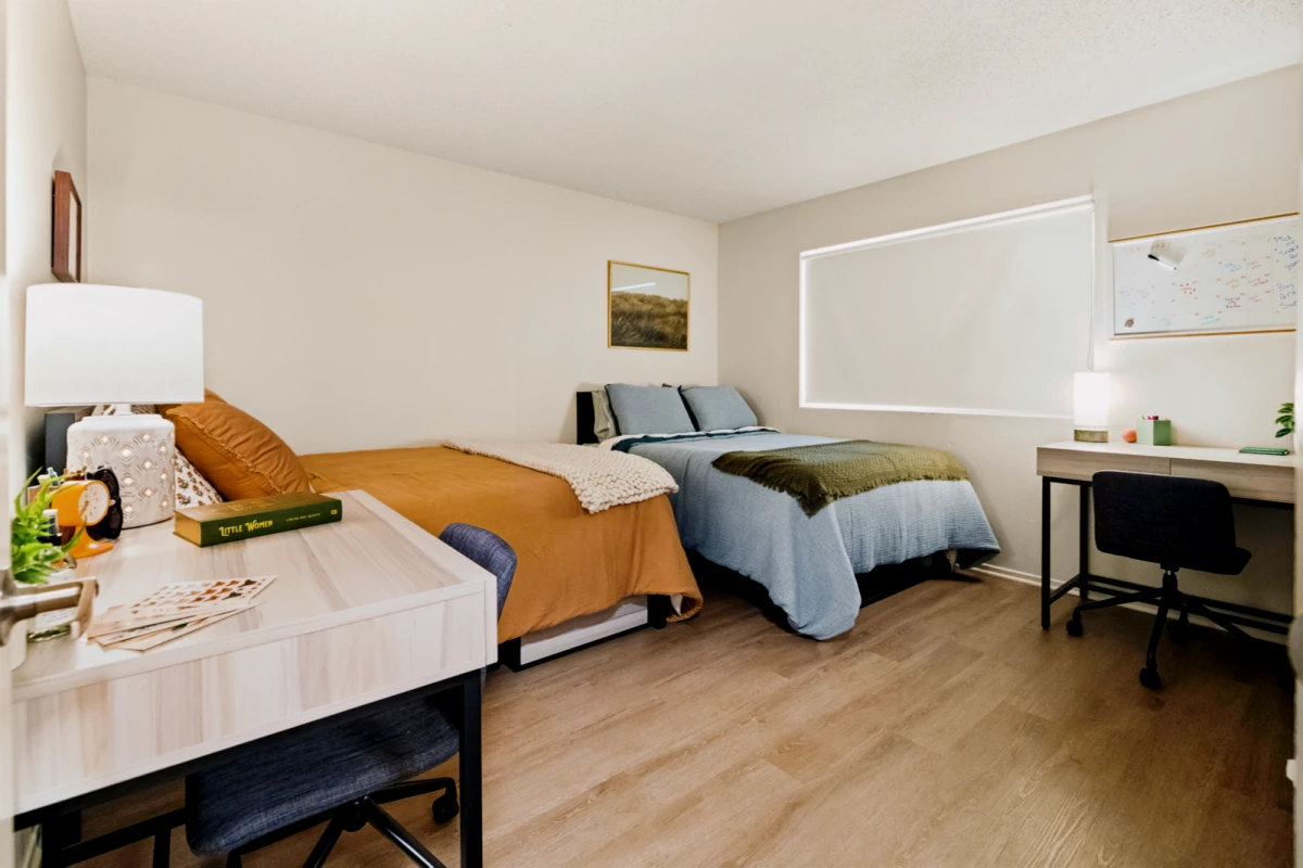 1x1 Rooms view 2