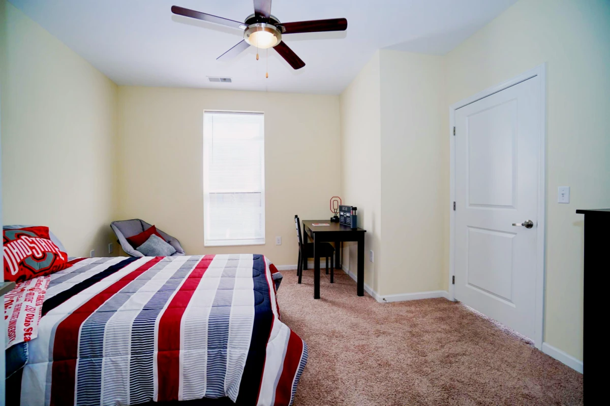 2 Rooms view 3