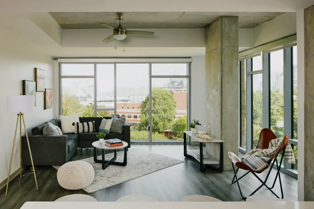 5 Rooms view 1
