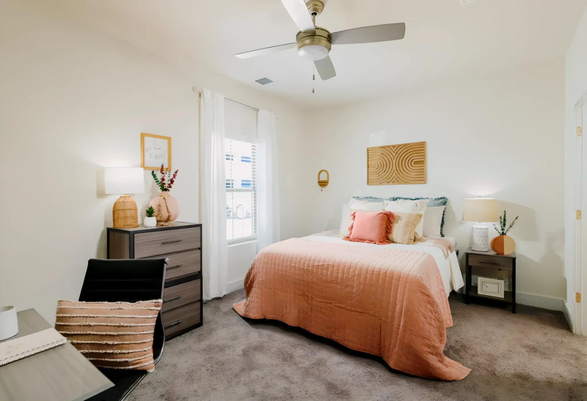 5 Rooms view 1