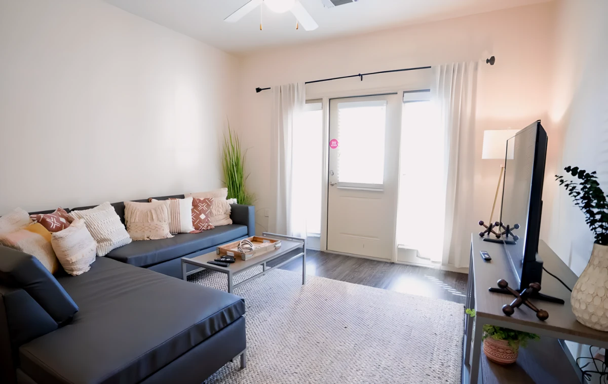 4 Rooms view 3